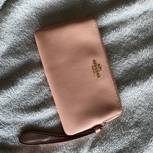 Coach clutch/wallet bag